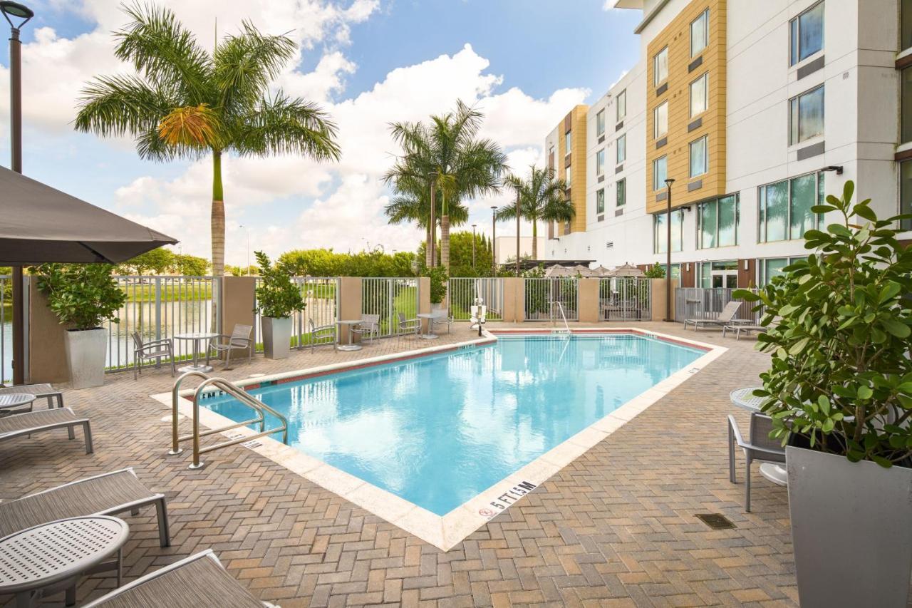 Towneplace Suites Miami Kendall West Kendale Lakes Екстериор снимка